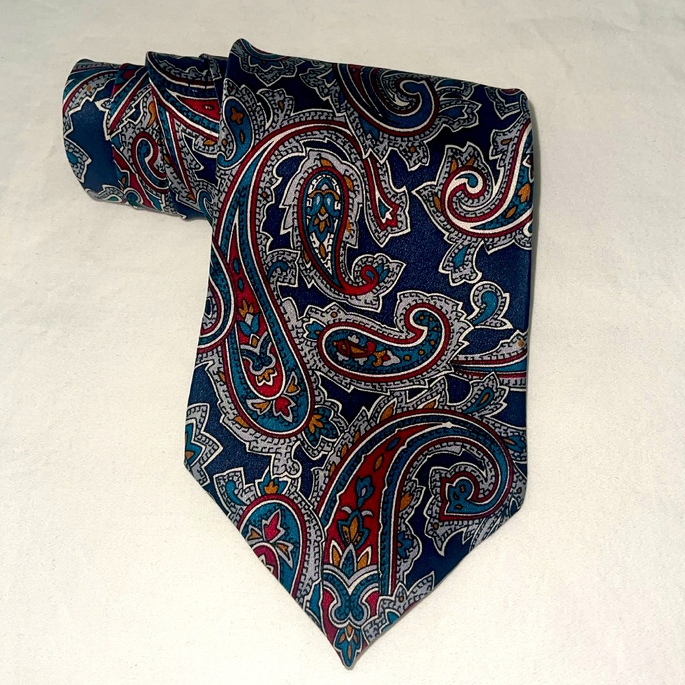 OSCAR DELA RENTA Designer Paisley Print Tie Navy Blue Gray Silk  Made in the USA